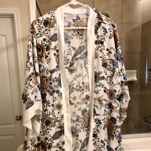 Summer and rose kimono new without tags